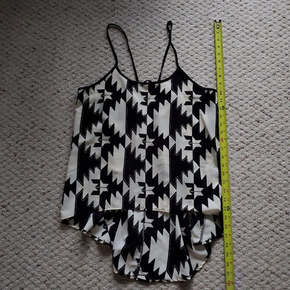 NWOT - NORDSTROM | ELODIE Black & White Tank Top - Picture 5 of 10